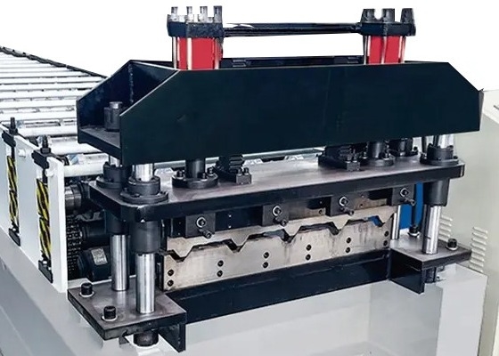 914-1200mm Oluklu Soğuk Çatı Sac Rulo Şekillendirme Makinesi Tam Otomatik Plc Kontrolü