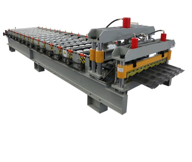 Afrika Popüler Tasarım Gömülü Trapezoidal Çelik Metal Demir Çatı Yaprakları Rulo Formasyon Makinesi