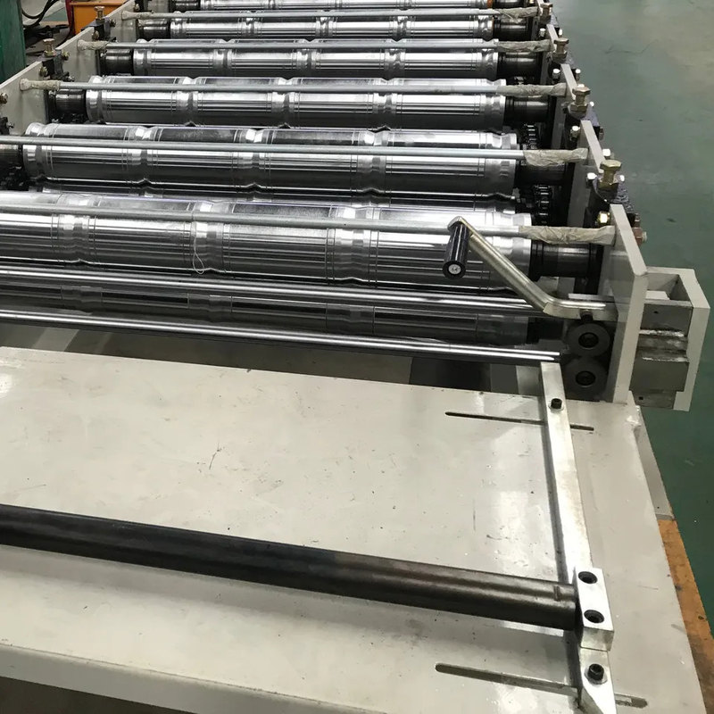 Yüksek Hızlı 840mm adım kiremit rulo şekillendirme makinesi Çatı Sırlı Kiremit Rulo Şekillendirme Makinesi