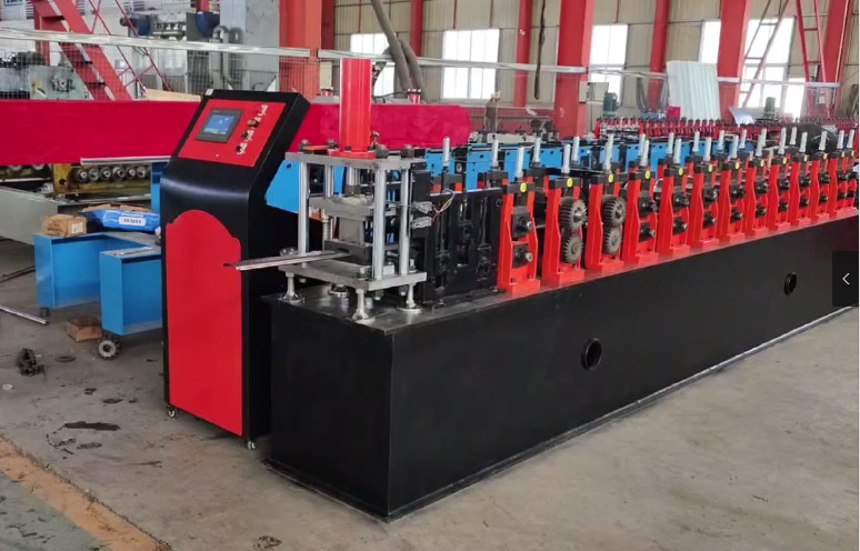 18 İstasyonlu Hidrolik Kesme 15m / Min Kepenk Kapı Rulo Şekillendirme Makinesi