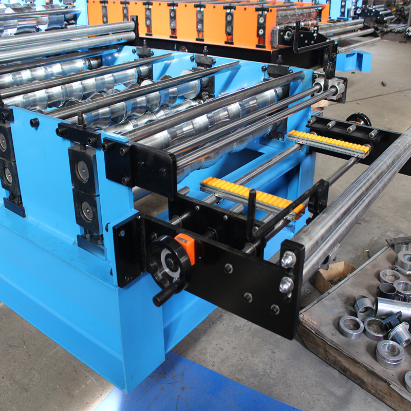 1 Yıl Garantili Hassas Metal İşleme 4kw Güç Çatı Rulo Şekillendirme Makinesi