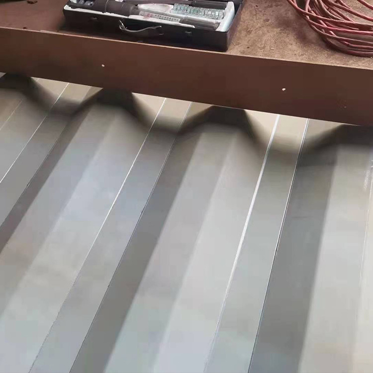 2.5T Duvar Paneli Rulo Yapım Makinesi 50mm Çapa Çaprazlı Hidrolik Kesme