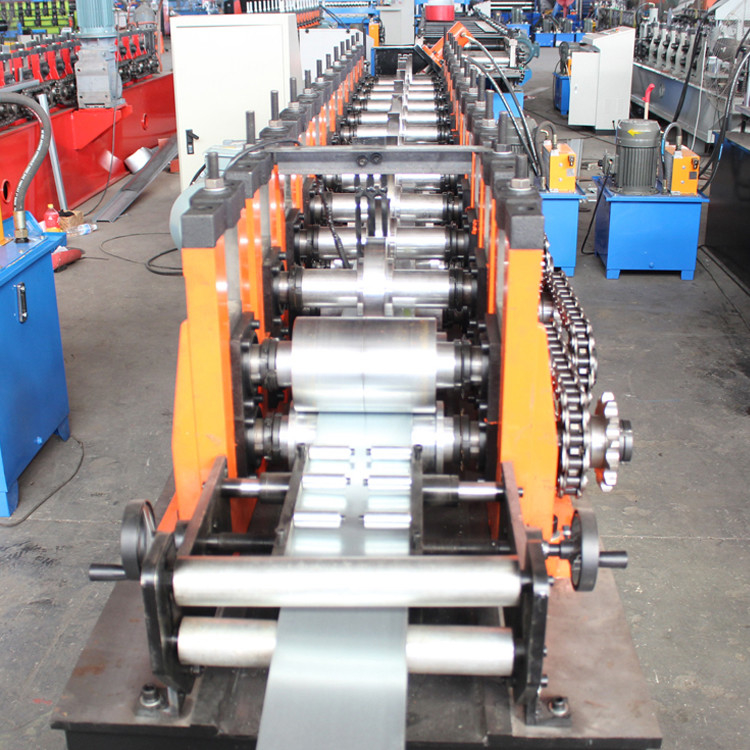 0.8mm Ppgi soğuk rulo şekillendirme makinesi metal çerçeve U kanal purlin yapımı