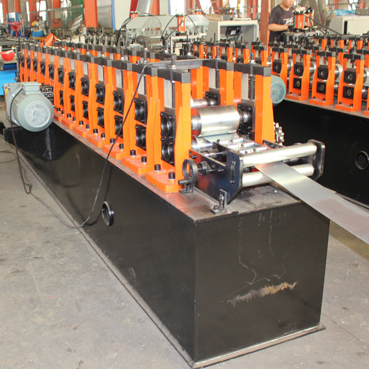 0.8mm Ppgi soğuk rulo şekillendirme makinesi metal çerçeve U kanal purlin yapımı