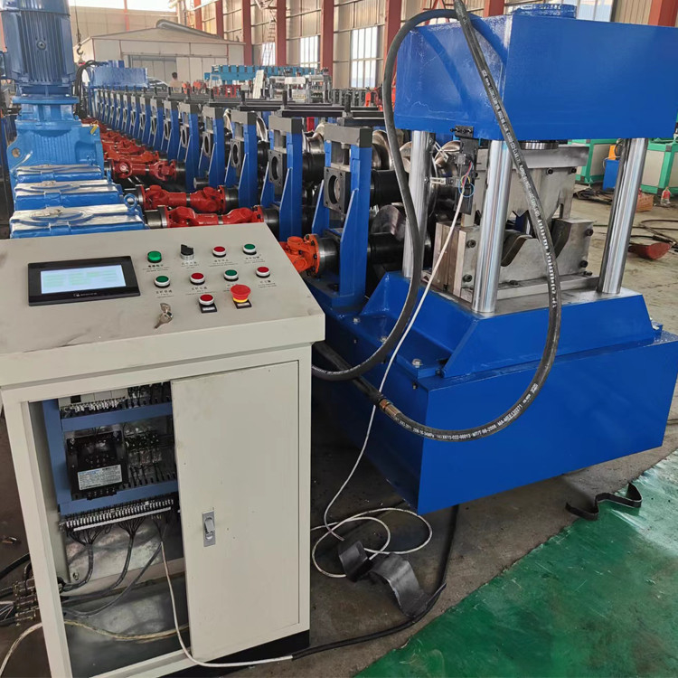 Sünnet HRC58-62 Karayolu Koruma Çitleri Rulo Yapım Makinesi 11kw 5.5kw PLC Kontrolü