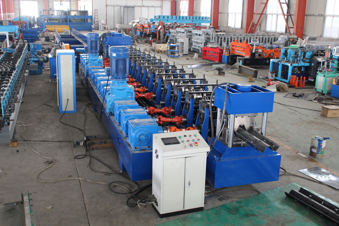2024 11kw 5.5kw GI Otoyol Koruma Çubuk Formasyon Makinesi Cr12Mov Kesme Blade Malzemesi
