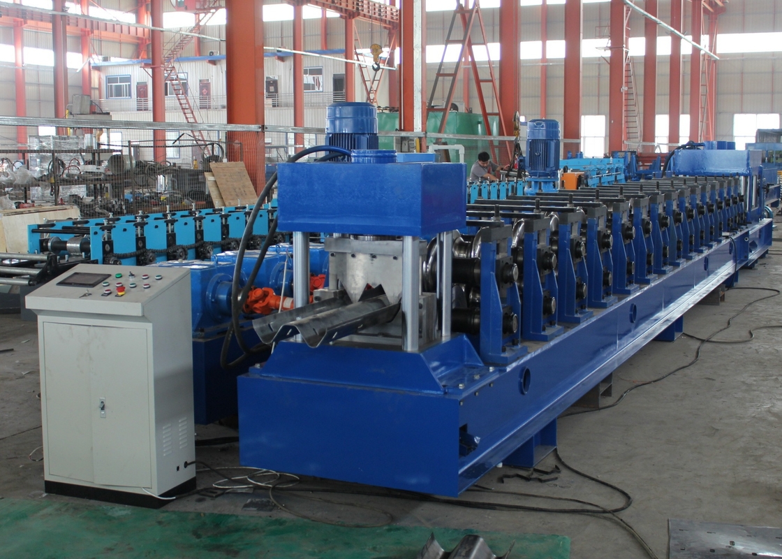 Yüksek Hızlı 15 İstasyon GI Otoyol Koruma Çitleri Hidrolik Decoiler ile Roll Forming Makinesi