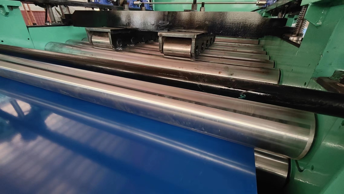 PLC Kontrolü Uzunluğa Kesme ve 4KW Forming Motoru ile Kesme Çizgisi 0,3-4mm