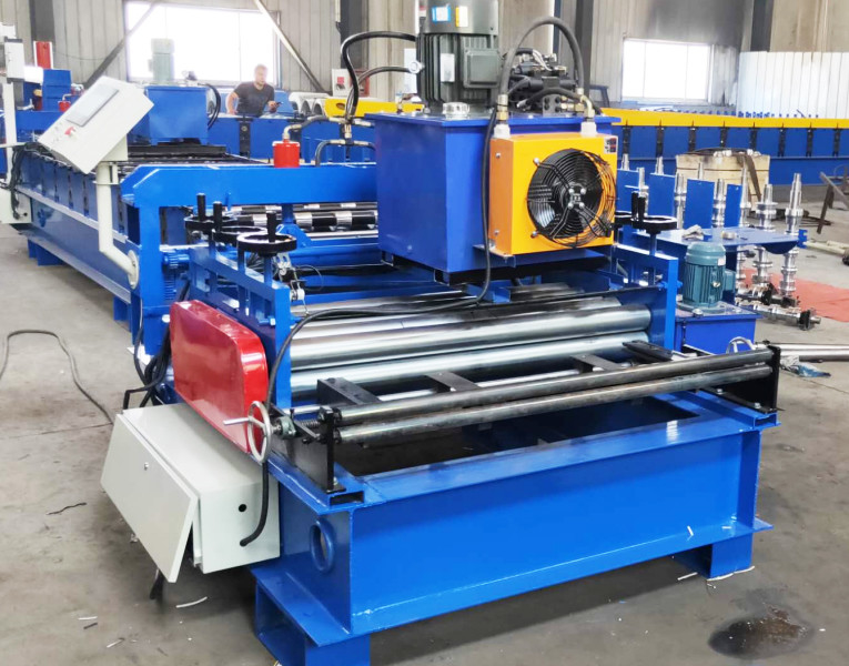 Uzunluğa kesme kesme hattı 0.3-4mm PPGL PPGI 3 yukarı 4 aşağı düzeltme tekerlekleri ile