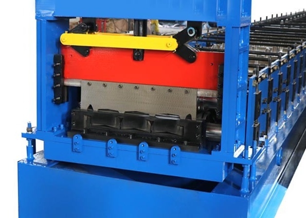 Ağır Güçlü 380V / 50HZ / 3Fase 0.3-0.8mm Zemin Güvertesi Çelik Çatı Yaprak Rulo Formasyon Makinesi