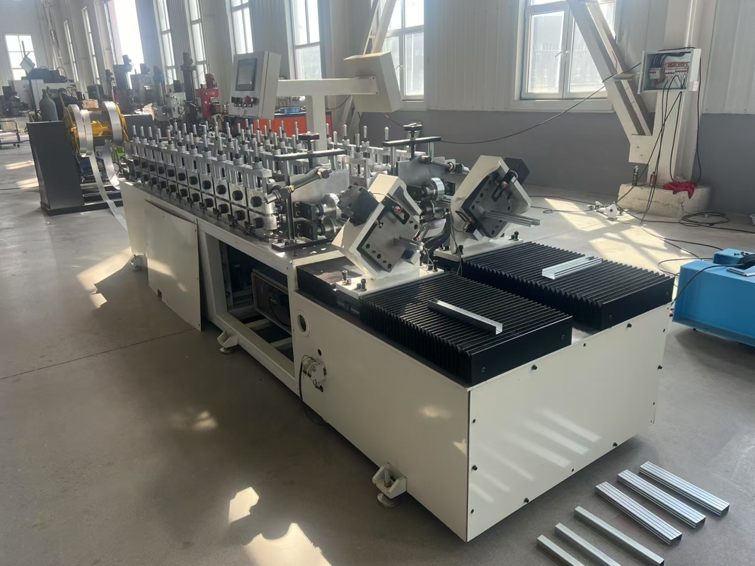 Slotted Kanal Çift C Tipi Hafif Çelik Keel Formasyon Makinesi Tamamen Otomatik