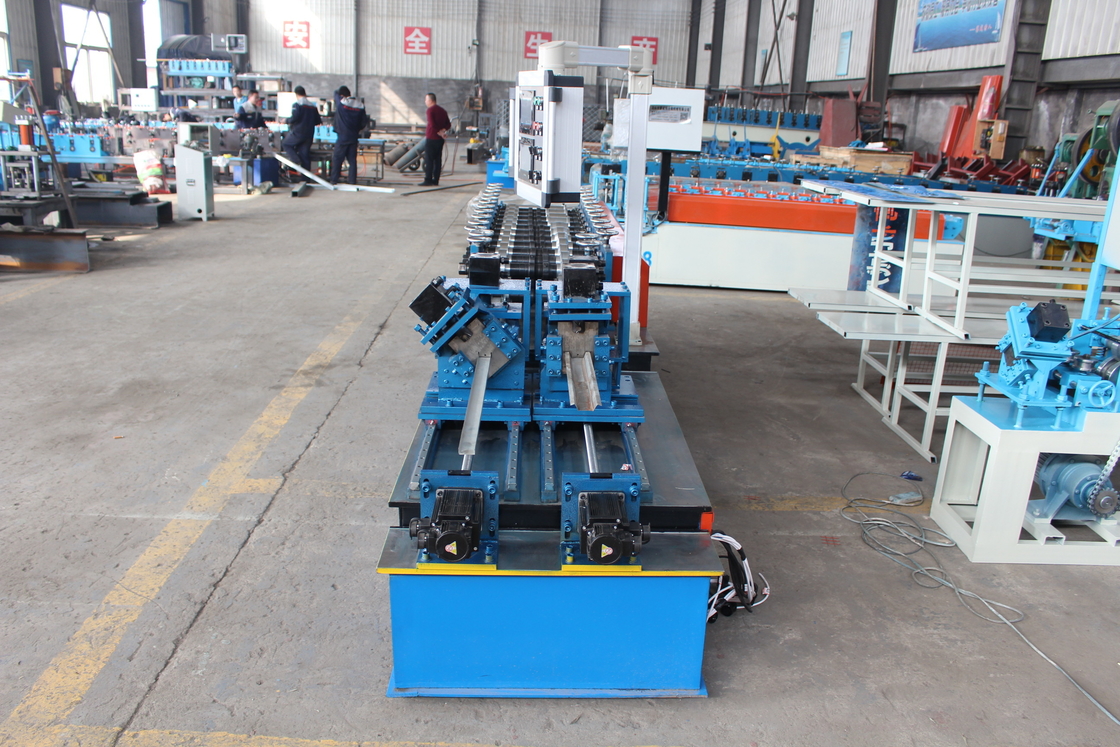 Çatı duvar paneli için iki tek Keel Stud ve Track C U kuru duvar rulo şekillendirme makinesi