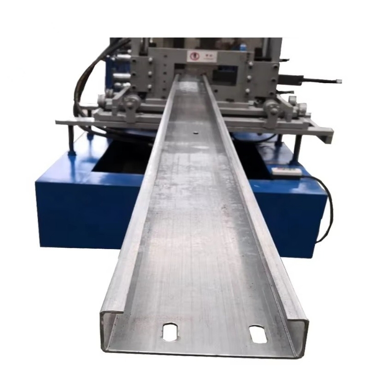 Kesme bıçağı malzemesi Cr12Mov 7000*1250*1700mm ile hassas çelik çerçeve ve purlin yapım makineleri