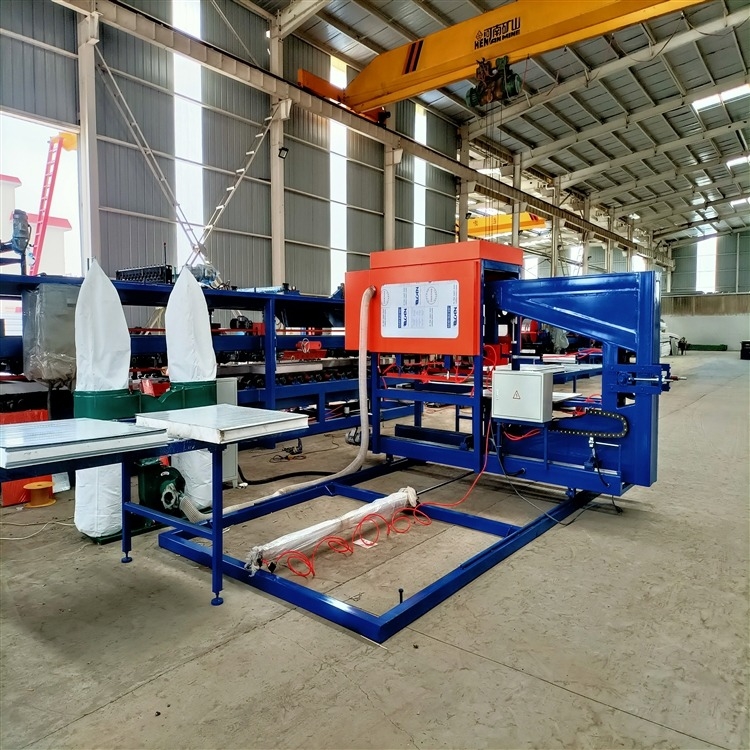 Çelik EPS / Kaya Yalı Sandviç Panel Üretimi Duvar / Çatı Rulo Formasyon Makinesi Yapı Taşları ve 30T Toplam Ağırlık
