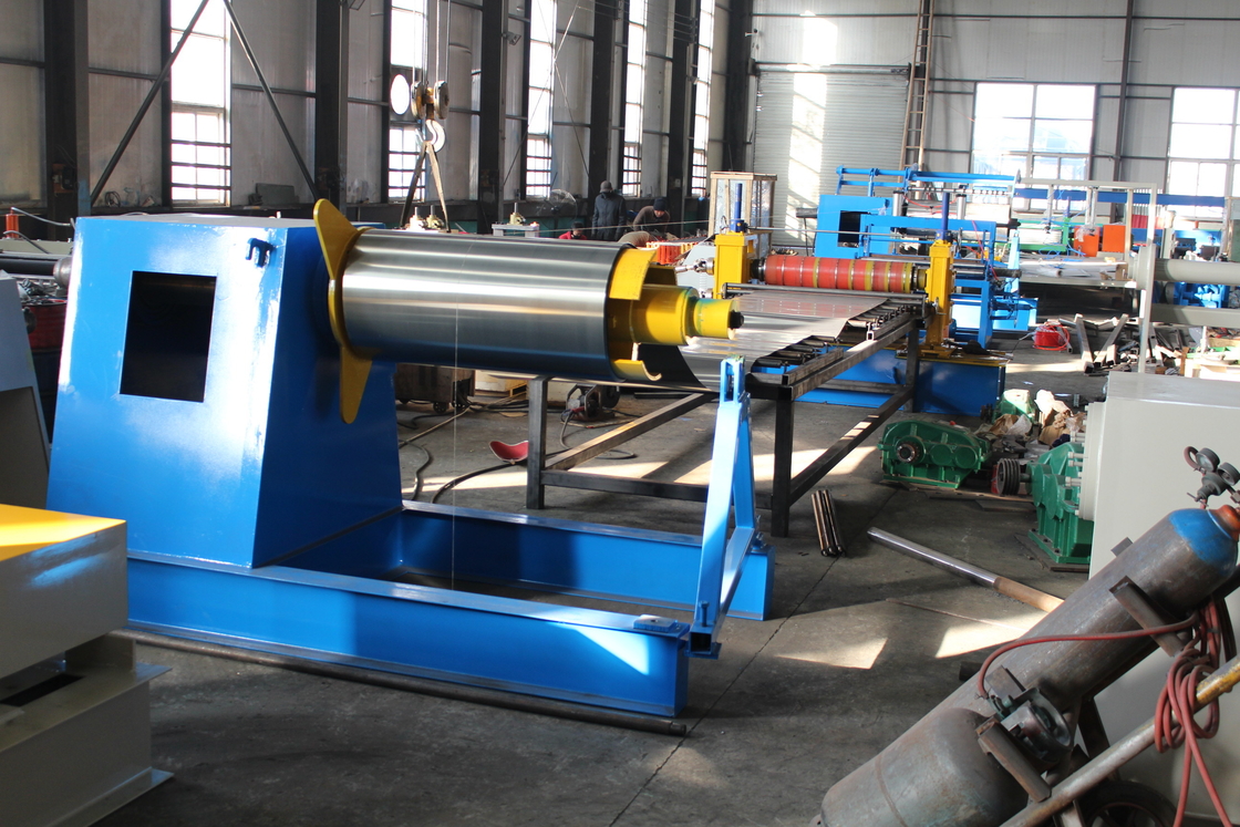1200mm genişliği 3-6mm çelik sarmal yüksek hızlı kesme üretim hattı Hidrolik Uncoiler ve Recoiler ile Makine