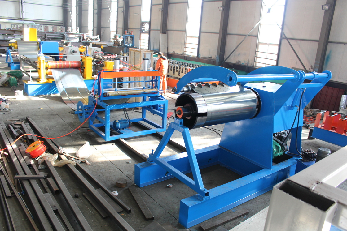 1200mm genişliği 3-6mm çelik sarmal yüksek hızlı kesme üretim hattı Hidrolik Uncoiler ve Recoiler ile Makine