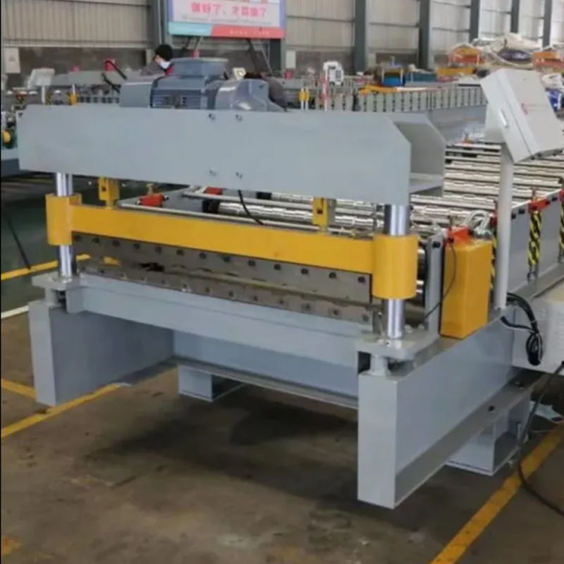 PLC Kontrollü Metal Soğuk Çatı Sacı Üretim Makinesi Çatı Kiremit Duvar Paneli Rulo Şekillendirme Makinesi