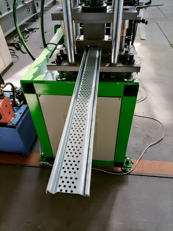 Metal Kepenk Kapı İmalat Makinesi Kepenk Kapı Çelik Lamel Rulo Şekillendirme Makinesi