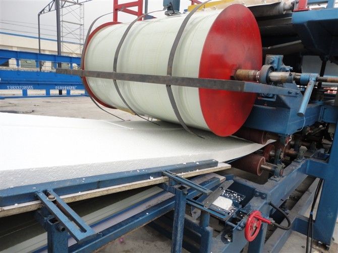 EPS Taşyünü Sandviç Panel Rulo Şekillendirme Makinesi PLC Kontrolü 50-150mm Kalınlık