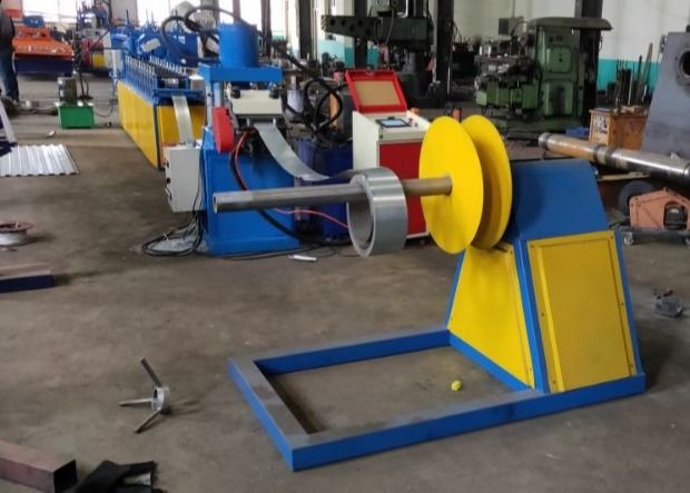 0.8mm için Delme Hollow Slat PPGL Kepenk Kapı Rulo Şekillendirme Makinesi