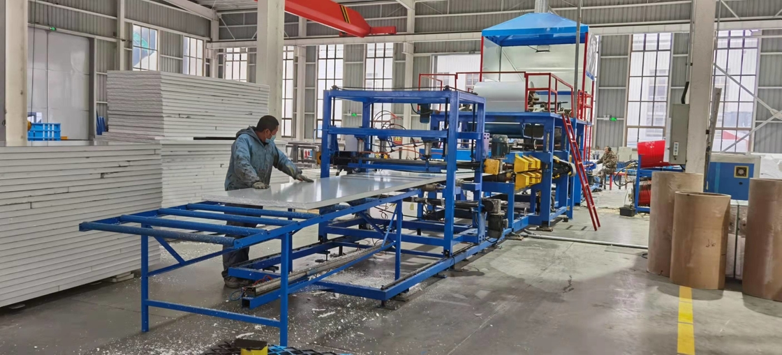 Bileşik Yalıtımlı Çatı Paneli İçin Isı Yalıtımlı Sandviç Panel Üretim Hattı