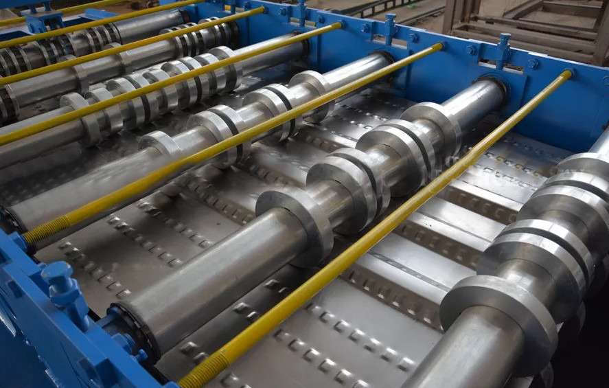 Galvanizli Çelik 15m / Min Zemin Güverte Şekillendirme Makinesi 28 Sıra Yüksek Hızlı