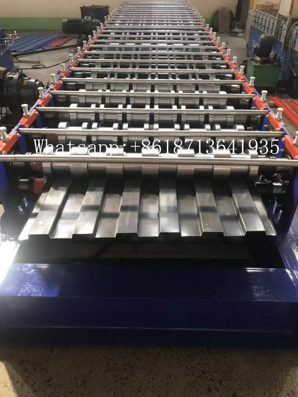 Verimli üretim için PLC kontrollü 2.5T dalgalanmış çatı levhası rulo şekillendirme makinesi