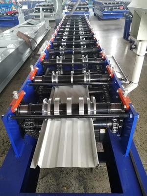 Selflock Çatı Paneli Rulo Şekillendirme Makinesi PLC Kontrollü Hidrolik Kesim