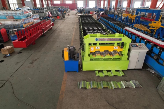 45 Çelik Deck Roll Forming Machine Soğuk ±2mm Kesme Toleransı Mükemmel Performans