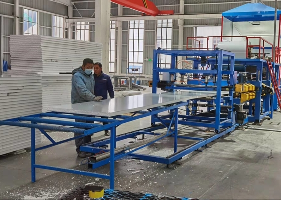 1000mm Plc Kontrol Sandviç Panel Yapma Makinesi Uçan Takip Kesme Sistemi