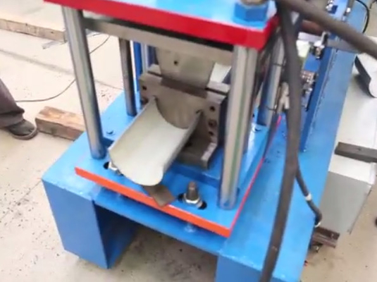 8-15m/min Hız Aşağı boru rulo şekillendirme makinesi 45# PLC kontrolü ile çelik rulo istasyonları