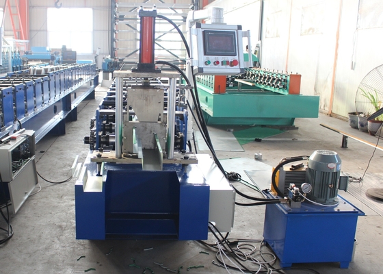 0.3-0.8mm Karbon Çelik Zincir Sürüş Aşağı boru şekillendirme makinesi hidrolik kesim ile