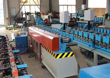 Dayanıklı Garaj Kepenk Kapı Rulo Şekillendirme Makinesi Yüksek Mukavemet Uzun Ömürlü
