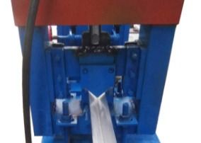 Duvar ve Tavan Üçgen Çerçeve PLC 0.3mm Çelik Saplama Rulo Şekillendirme Makinesi