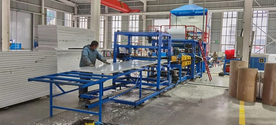 Taş Yünü İzoleli 0.3mm Sandviç Panel Rulo Şekillendirme Makinesi