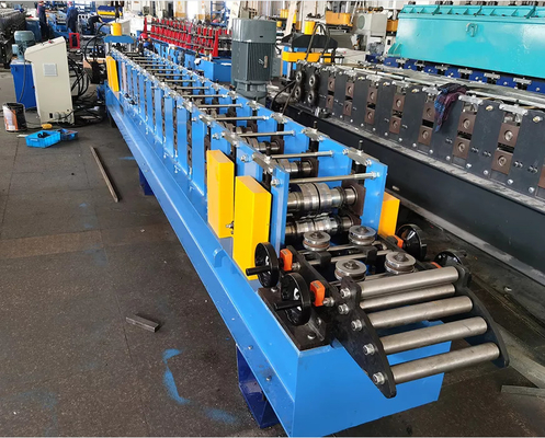 Zincir Tahrik Panjur Kapı Rulo Şekillendirme Makinesi Yüksek Hızlı Tam Otomatik 25m / Dak