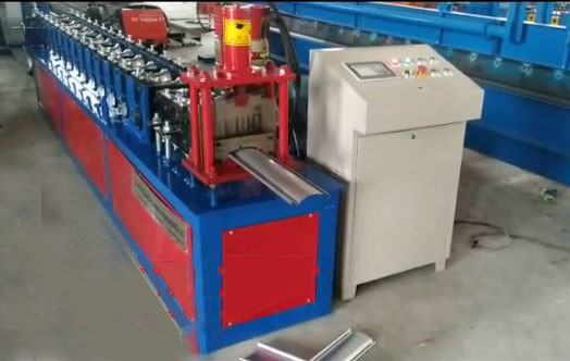 Yüksek Doğruluklu Ppgi Garaj Kapısı Rulo Şekillendirme Makinesi Otomatik