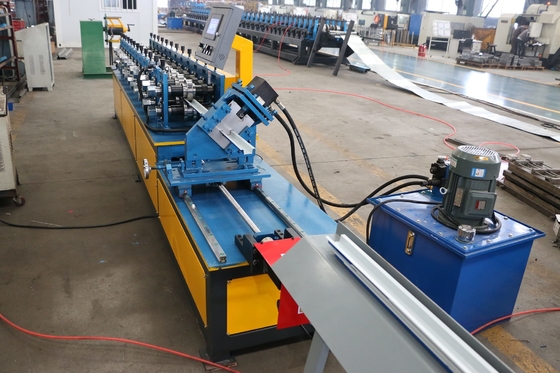 Yüksek Hızlı Otomatik Şekillendirme Makinesi Furring Omega Kanal Yapımı Plc Kontrolü